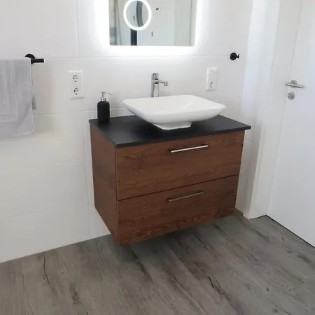 Neu! Huus Up Hoecht 3 Apartman Dornumergrode